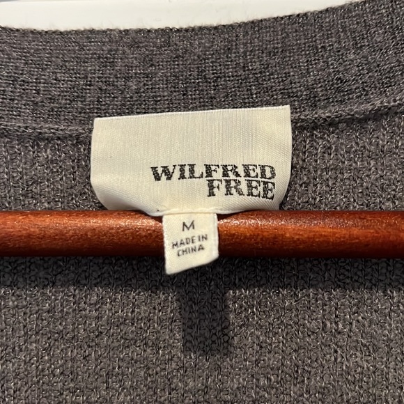 Aritzia Wilfred Cardigan - Picture 2 of 4